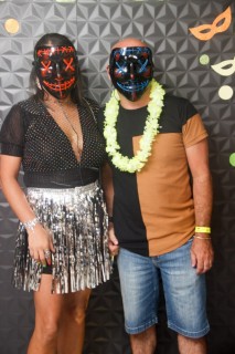 
<a style='margin-left: 5px;' class='btn btn-xs btn-social btn-facebook' href='https://www.facebook.com/sharer/sharer.php?u=https://galeramix.s01.web.getmuller.com.br/imagem/a128/800-800-90/conteudo/site_galerias/128/desenferruje-baile-de-carnaval-de-casais-em-tijucas-205.jpg' rel='popup' data-width='500' data-height='400'><i class='fa fa-facebook'></i>Compartilhar <span class='hidden-xs'>no Facebook</span>
</a> 
<a class='btn btn-default btn-xs' target='_blank' href='imagem/a128/800-800-90/conteudo/site_galerias/128/desenferruje-baile-de-carnaval-de-casais-em-tijucas-205.jpg'>
<span class='glyphicon glyphicon-cloud-download'></span> Salvar
</a>
