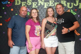 
<a style='margin-left: 5px;' class='btn btn-xs btn-social btn-facebook' href='https://www.facebook.com/sharer/sharer.php?u=https://galeramix.s01.web.getmuller.com.br/imagem/a128/800-800-90/conteudo/site_galerias/128/desenferruje-baile-de-carnaval-de-casais-em-tijucas-208.jpg' rel='popup' data-width='500' data-height='400'><i class='fa fa-facebook'></i>Compartilhar <span class='hidden-xs'>no Facebook</span>
</a> 
<a class='btn btn-default btn-xs' target='_blank' href='imagem/a128/800-800-90/conteudo/site_galerias/128/desenferruje-baile-de-carnaval-de-casais-em-tijucas-208.jpg'>
<span class='glyphicon glyphicon-cloud-download'></span> Salvar
</a>
