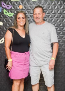 
<a style='margin-left: 5px;' class='btn btn-xs btn-social btn-facebook' href='https://www.facebook.com/sharer/sharer.php?u=https://galeramix.s01.web.getmuller.com.br/imagem/a128/800-800-90/conteudo/site_galerias/128/desenferruje-baile-de-carnaval-de-casais-em-tijucas-21.jpg' rel='popup' data-width='500' data-height='400'><i class='fa fa-facebook'></i>Compartilhar <span class='hidden-xs'>no Facebook</span>
</a> 
<a class='btn btn-default btn-xs' target='_blank' href='imagem/a128/800-800-90/conteudo/site_galerias/128/desenferruje-baile-de-carnaval-de-casais-em-tijucas-21.jpg'>
<span class='glyphicon glyphicon-cloud-download'></span> Salvar
</a>
