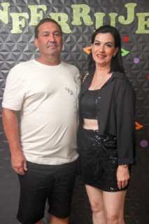 
<a style='margin-left: 5px;' class='btn btn-xs btn-social btn-facebook' href='https://www.facebook.com/sharer/sharer.php?u=https://galeramix.s01.web.getmuller.com.br/imagem/a128/800-800-90/conteudo/site_galerias/128/desenferruje-baile-de-carnaval-de-casais-em-tijucas-212.jpg' rel='popup' data-width='500' data-height='400'><i class='fa fa-facebook'></i>Compartilhar <span class='hidden-xs'>no Facebook</span>
</a> 
<a class='btn btn-default btn-xs' target='_blank' href='imagem/a128/800-800-90/conteudo/site_galerias/128/desenferruje-baile-de-carnaval-de-casais-em-tijucas-212.jpg'>
<span class='glyphicon glyphicon-cloud-download'></span> Salvar
</a>
