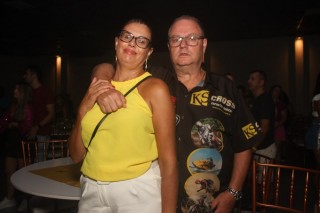 
<a style='margin-left: 5px;' class='btn btn-xs btn-social btn-facebook' href='https://www.facebook.com/sharer/sharer.php?u=https://galeramix.s01.web.getmuller.com.br/imagem/a128/800-800-90/conteudo/site_galerias/128/desenferruje-baile-de-carnaval-de-casais-em-tijucas-233.jpg' rel='popup' data-width='500' data-height='400'><i class='fa fa-facebook'></i>Compartilhar <span class='hidden-xs'>no Facebook</span>
</a> 
<a class='btn btn-default btn-xs' target='_blank' href='imagem/a128/800-800-90/conteudo/site_galerias/128/desenferruje-baile-de-carnaval-de-casais-em-tijucas-233.jpg'>
<span class='glyphicon glyphicon-cloud-download'></span> Salvar
</a>
