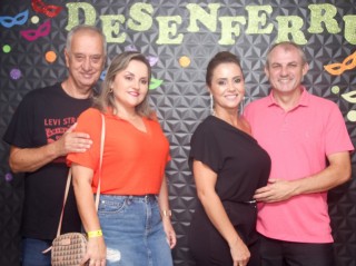 
<a style='margin-left: 5px;' class='btn btn-xs btn-social btn-facebook' href='https://www.facebook.com/sharer/sharer.php?u=https://galeramix.s01.web.getmuller.com.br/imagem/a128/800-800-90/conteudo/site_galerias/128/desenferruje-baile-de-carnaval-de-casais-em-tijucas-237.jpg' rel='popup' data-width='500' data-height='400'><i class='fa fa-facebook'></i>Compartilhar <span class='hidden-xs'>no Facebook</span>
</a> 
<a class='btn btn-default btn-xs' target='_blank' href='imagem/a128/800-800-90/conteudo/site_galerias/128/desenferruje-baile-de-carnaval-de-casais-em-tijucas-237.jpg'>
<span class='glyphicon glyphicon-cloud-download'></span> Salvar
</a>
