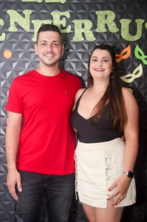 
<a style='margin-left: 5px;' class='btn btn-xs btn-social btn-facebook' href='https://www.facebook.com/sharer/sharer.php?u=https://galeramix.s01.web.getmuller.com.br/imagem/a128/800-800-90/conteudo/site_galerias/128/desenferruje-baile-de-carnaval-de-casais-em-tijucas-40.jpg' rel='popup' data-width='500' data-height='400'><i class='fa fa-facebook'></i>Compartilhar <span class='hidden-xs'>no Facebook</span>
</a> 
<a class='btn btn-default btn-xs' target='_blank' href='imagem/a128/800-800-90/conteudo/site_galerias/128/desenferruje-baile-de-carnaval-de-casais-em-tijucas-40.jpg'>
<span class='glyphicon glyphicon-cloud-download'></span> Salvar
</a>
