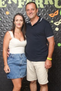 
<a style='margin-left: 5px;' class='btn btn-xs btn-social btn-facebook' href='https://www.facebook.com/sharer/sharer.php?u=https://galeramix.s01.web.getmuller.com.br/imagem/a128/800-800-90/conteudo/site_galerias/128/desenferruje-baile-de-carnaval-de-casais-em-tijucas-54.jpg' rel='popup' data-width='500' data-height='400'><i class='fa fa-facebook'></i>Compartilhar <span class='hidden-xs'>no Facebook</span>
</a> 
<a class='btn btn-default btn-xs' target='_blank' href='imagem/a128/800-800-90/conteudo/site_galerias/128/desenferruje-baile-de-carnaval-de-casais-em-tijucas-54.jpg'>
<span class='glyphicon glyphicon-cloud-download'></span> Salvar
</a>
