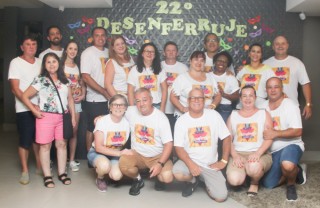 
<a style='margin-left: 5px;' class='btn btn-xs btn-social btn-facebook' href='https://www.facebook.com/sharer/sharer.php?u=https://galeramix.s01.web.getmuller.com.br/imagem/a128/800-800-90/conteudo/site_galerias/128/desenferruje-baile-de-carnaval-de-casais-em-tijucas-6.jpg' rel='popup' data-width='500' data-height='400'><i class='fa fa-facebook'></i>Compartilhar <span class='hidden-xs'>no Facebook</span>
</a> 
<a class='btn btn-default btn-xs' target='_blank' href='imagem/a128/800-800-90/conteudo/site_galerias/128/desenferruje-baile-de-carnaval-de-casais-em-tijucas-6.jpg'>
<span class='glyphicon glyphicon-cloud-download'></span> Salvar
</a>
