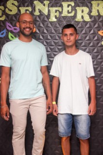 
<a style='margin-left: 5px;' class='btn btn-xs btn-social btn-facebook' href='https://www.facebook.com/sharer/sharer.php?u=https://galeramix.s01.web.getmuller.com.br/imagem/a128/800-800-90/conteudo/site_galerias/128/desenferruje-baile-de-carnaval-de-casais-em-tijucas-66.jpg' rel='popup' data-width='500' data-height='400'><i class='fa fa-facebook'></i>Compartilhar <span class='hidden-xs'>no Facebook</span>
</a> 
<a class='btn btn-default btn-xs' target='_blank' href='imagem/a128/800-800-90/conteudo/site_galerias/128/desenferruje-baile-de-carnaval-de-casais-em-tijucas-66.jpg'>
<span class='glyphicon glyphicon-cloud-download'></span> Salvar
</a>
