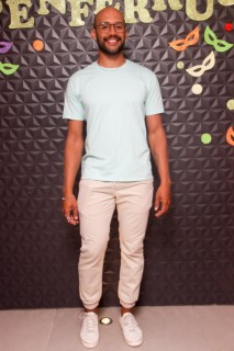 
<a style='margin-left: 5px;' class='btn btn-xs btn-social btn-facebook' href='https://www.facebook.com/sharer/sharer.php?u=https://galeramix.s01.web.getmuller.com.br/imagem/a128/800-800-90/conteudo/site_galerias/128/desenferruje-baile-de-carnaval-de-casais-em-tijucas-67.jpg' rel='popup' data-width='500' data-height='400'><i class='fa fa-facebook'></i>Compartilhar <span class='hidden-xs'>no Facebook</span>
</a> 
<a class='btn btn-default btn-xs' target='_blank' href='imagem/a128/800-800-90/conteudo/site_galerias/128/desenferruje-baile-de-carnaval-de-casais-em-tijucas-67.jpg'>
<span class='glyphicon glyphicon-cloud-download'></span> Salvar
</a>
