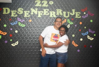 
<a style='margin-left: 5px;' class='btn btn-xs btn-social btn-facebook' href='https://www.facebook.com/sharer/sharer.php?u=https://galeramix.s01.web.getmuller.com.br/imagem/a128/800-800-90/conteudo/site_galerias/128/desenferruje-baile-de-carnaval-de-casais-em-tijucas-7.jpg' rel='popup' data-width='500' data-height='400'><i class='fa fa-facebook'></i>Compartilhar <span class='hidden-xs'>no Facebook</span>
</a> 
<a class='btn btn-default btn-xs' target='_blank' href='imagem/a128/800-800-90/conteudo/site_galerias/128/desenferruje-baile-de-carnaval-de-casais-em-tijucas-7.jpg'>
<span class='glyphicon glyphicon-cloud-download'></span> Salvar
</a>
