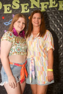 
<a style='margin-left: 5px;' class='btn btn-xs btn-social btn-facebook' href='https://www.facebook.com/sharer/sharer.php?u=https://galeramix.s01.web.getmuller.com.br/imagem/a128/800-800-90/conteudo/site_galerias/128/desenferruje-baile-de-carnaval-de-casais-em-tijucas-72.jpg' rel='popup' data-width='500' data-height='400'><i class='fa fa-facebook'></i>Compartilhar <span class='hidden-xs'>no Facebook</span>
</a> 
<a class='btn btn-default btn-xs' target='_blank' href='imagem/a128/800-800-90/conteudo/site_galerias/128/desenferruje-baile-de-carnaval-de-casais-em-tijucas-72.jpg'>
<span class='glyphicon glyphicon-cloud-download'></span> Salvar
</a>
