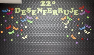 
<a style='margin-left: 5px;' class='btn btn-xs btn-social btn-facebook' href='https://www.facebook.com/sharer/sharer.php?u=https://galeramix.s01.web.getmuller.com.br/imagem/a128/800-800-90/conteudo/site_galerias/128/desenferruje-baile-de-carnaval-de-casais-em-tijucas-84.jpg' rel='popup' data-width='500' data-height='400'><i class='fa fa-facebook'></i>Compartilhar <span class='hidden-xs'>no Facebook</span>
</a> 
<a class='btn btn-default btn-xs' target='_blank' href='imagem/a128/800-800-90/conteudo/site_galerias/128/desenferruje-baile-de-carnaval-de-casais-em-tijucas-84.jpg'>
<span class='glyphicon glyphicon-cloud-download'></span> Salvar
</a>
