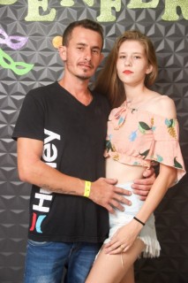 
<a style='margin-left: 5px;' class='btn btn-xs btn-social btn-facebook' href='https://www.facebook.com/sharer/sharer.php?u=https://galeramix.s01.web.getmuller.com.br/imagem/a128/800-800-90/conteudo/site_galerias/128/desenferruje-baile-de-carnaval-de-casais-em-tijucas-87.jpg' rel='popup' data-width='500' data-height='400'><i class='fa fa-facebook'></i>Compartilhar <span class='hidden-xs'>no Facebook</span>
</a> 
<a class='btn btn-default btn-xs' target='_blank' href='imagem/a128/800-800-90/conteudo/site_galerias/128/desenferruje-baile-de-carnaval-de-casais-em-tijucas-87.jpg'>
<span class='glyphicon glyphicon-cloud-download'></span> Salvar
</a>
