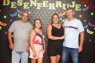 
<a style='margin-left: 5px;' class='btn btn-xs btn-social btn-facebook' href='https://www.facebook.com/sharer/sharer.php?u=https://galeramix.s01.web.getmuller.com.br/imagem/a128/800-800-90/conteudo/site_galerias/128/desenferruje-baile-de-carnaval-de-casais-em-tijucas-90.jpg' rel='popup' data-width='500' data-height='400'><i class='fa fa-facebook'></i>Compartilhar <span class='hidden-xs'>no Facebook</span>
</a> 
<a class='btn btn-default btn-xs' target='_blank' href='imagem/a128/800-800-90/conteudo/site_galerias/128/desenferruje-baile-de-carnaval-de-casais-em-tijucas-90.jpg'>
<span class='glyphicon glyphicon-cloud-download'></span> Salvar
</a>
