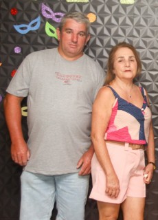 
<a style='margin-left: 5px;' class='btn btn-xs btn-social btn-facebook' href='https://www.facebook.com/sharer/sharer.php?u=https://galeramix.s01.web.getmuller.com.br/imagem/a128/800-800-90/conteudo/site_galerias/128/desenferruje-baile-de-carnaval-de-casais-em-tijucas-92.jpg' rel='popup' data-width='500' data-height='400'><i class='fa fa-facebook'></i>Compartilhar <span class='hidden-xs'>no Facebook</span>
</a> 
<a class='btn btn-default btn-xs' target='_blank' href='imagem/a128/800-800-90/conteudo/site_galerias/128/desenferruje-baile-de-carnaval-de-casais-em-tijucas-92.jpg'>
<span class='glyphicon glyphicon-cloud-download'></span> Salvar
</a>
