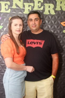 
<a style='margin-left: 5px;' class='btn btn-xs btn-social btn-facebook' href='https://www.facebook.com/sharer/sharer.php?u=https://galeramix.s01.web.getmuller.com.br/imagem/a128/800-800-90/conteudo/site_galerias/128/desenferruje-baile-de-carnaval-de-casais-em-tijucas-99.jpg' rel='popup' data-width='500' data-height='400'><i class='fa fa-facebook'></i>Compartilhar <span class='hidden-xs'>no Facebook</span>
</a> 
<a class='btn btn-default btn-xs' target='_blank' href='imagem/a128/800-800-90/conteudo/site_galerias/128/desenferruje-baile-de-carnaval-de-casais-em-tijucas-99.jpg'>
<span class='glyphicon glyphicon-cloud-download'></span> Salvar
</a>
