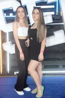 
<a style='margin-left: 5px;' class='btn btn-xs btn-social btn-facebook' href='https://www.facebook.com/sharer/sharer.php?u=https://galeramix.s01.web.getmuller.com.br/imagem/a129/800-800-90/conteudo/site_galerias/129/img0629.jpg' rel='popup' data-width='500' data-height='400'><i class='fa fa-facebook'></i>Compartilhar <span class='hidden-xs'>no Facebook</span>
</a> 
<a class='btn btn-default btn-xs' target='_blank' href='imagem/a129/800-800-90/conteudo/site_galerias/129/img0629.jpg'>
<span class='glyphicon glyphicon-cloud-download'></span> Salvar
</a>
