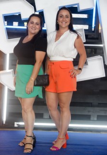 
<a style='margin-left: 5px;' class='btn btn-xs btn-social btn-facebook' href='https://www.facebook.com/sharer/sharer.php?u=https://galeramix.s01.web.getmuller.com.br/imagem/a129/800-800-90/conteudo/site_galerias/129/img0722.jpg' rel='popup' data-width='500' data-height='400'><i class='fa fa-facebook'></i>Compartilhar <span class='hidden-xs'>no Facebook</span>
</a> 
<a class='btn btn-default btn-xs' target='_blank' href='imagem/a129/800-800-90/conteudo/site_galerias/129/img0722.jpg'>
<span class='glyphicon glyphicon-cloud-download'></span> Salvar
</a>
