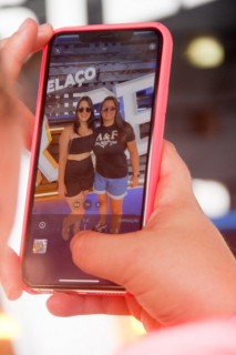 
<a style='margin-left: 5px;' class='btn btn-xs btn-social btn-facebook' href='https://www.facebook.com/sharer/sharer.php?u=https://galeramix.s01.web.getmuller.com.br/imagem/a129/800-800-90/conteudo/site_galerias/129/img0749.jpg' rel='popup' data-width='500' data-height='400'><i class='fa fa-facebook'></i>Compartilhar <span class='hidden-xs'>no Facebook</span>
</a> 
<a class='btn btn-default btn-xs' target='_blank' href='imagem/a129/800-800-90/conteudo/site_galerias/129/img0749.jpg'>
<span class='glyphicon glyphicon-cloud-download'></span> Salvar
</a>
