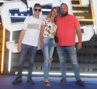 
<a style='margin-left: 5px;' class='btn btn-xs btn-social btn-facebook' href='https://www.facebook.com/sharer/sharer.php?u=https://galeramix.s01.web.getmuller.com.br/imagem/a129/800-800-90/conteudo/site_galerias/129/img0806.jpg' rel='popup' data-width='500' data-height='400'><i class='fa fa-facebook'></i>Compartilhar <span class='hidden-xs'>no Facebook</span>
</a> 
<a class='btn btn-default btn-xs' target='_blank' href='imagem/a129/800-800-90/conteudo/site_galerias/129/img0806.jpg'>
<span class='glyphicon glyphicon-cloud-download'></span> Salvar
</a>
