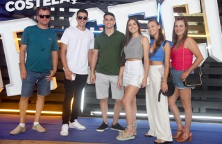 
<a style='margin-left: 5px;' class='btn btn-xs btn-social btn-facebook' href='https://www.facebook.com/sharer/sharer.php?u=https://galeramix.s01.web.getmuller.com.br/imagem/a129/800-800-90/conteudo/site_galerias/129/img0814.jpg' rel='popup' data-width='500' data-height='400'><i class='fa fa-facebook'></i>Compartilhar <span class='hidden-xs'>no Facebook</span>
</a> 
<a class='btn btn-default btn-xs' target='_blank' href='imagem/a129/800-800-90/conteudo/site_galerias/129/img0814.jpg'>
<span class='glyphicon glyphicon-cloud-download'></span> Salvar
</a>
