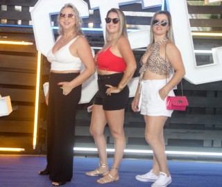 
<a style='margin-left: 5px;' class='btn btn-xs btn-social btn-facebook' href='https://www.facebook.com/sharer/sharer.php?u=https://galeramix.s01.web.getmuller.com.br/imagem/a129/800-800-90/conteudo/site_galerias/129/img0818.jpg' rel='popup' data-width='500' data-height='400'><i class='fa fa-facebook'></i>Compartilhar <span class='hidden-xs'>no Facebook</span>
</a> 
<a class='btn btn-default btn-xs' target='_blank' href='imagem/a129/800-800-90/conteudo/site_galerias/129/img0818.jpg'>
<span class='glyphicon glyphicon-cloud-download'></span> Salvar
</a>
