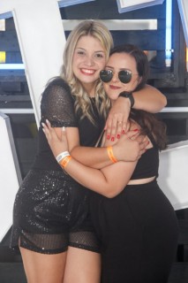 
<a style='margin-left: 5px;' class='btn btn-xs btn-social btn-facebook' href='https://www.facebook.com/sharer/sharer.php?u=https://galeramix.s01.web.getmuller.com.br/imagem/a129/800-800-90/conteudo/site_galerias/129/img0841.jpg' rel='popup' data-width='500' data-height='400'><i class='fa fa-facebook'></i>Compartilhar <span class='hidden-xs'>no Facebook</span>
</a> 
<a class='btn btn-default btn-xs' target='_blank' href='imagem/a129/800-800-90/conteudo/site_galerias/129/img0841.jpg'>
<span class='glyphicon glyphicon-cloud-download'></span> Salvar
</a>
