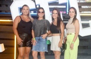 
<a style='margin-left: 5px;' class='btn btn-xs btn-social btn-facebook' href='https://www.facebook.com/sharer/sharer.php?u=https://galeramix.s01.web.getmuller.com.br/imagem/a129/800-800-90/conteudo/site_galerias/129/img0849.jpg' rel='popup' data-width='500' data-height='400'><i class='fa fa-facebook'></i>Compartilhar <span class='hidden-xs'>no Facebook</span>
</a> 
<a class='btn btn-default btn-xs' target='_blank' href='imagem/a129/800-800-90/conteudo/site_galerias/129/img0849.jpg'>
<span class='glyphicon glyphicon-cloud-download'></span> Salvar
</a>
