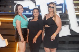 
<a style='margin-left: 5px;' class='btn btn-xs btn-social btn-facebook' href='https://www.facebook.com/sharer/sharer.php?u=https://galeramix.s01.web.getmuller.com.br/imagem/a129/800-800-90/conteudo/site_galerias/129/img0909.jpg' rel='popup' data-width='500' data-height='400'><i class='fa fa-facebook'></i>Compartilhar <span class='hidden-xs'>no Facebook</span>
</a> 
<a class='btn btn-default btn-xs' target='_blank' href='imagem/a129/800-800-90/conteudo/site_galerias/129/img0909.jpg'>
<span class='glyphicon glyphicon-cloud-download'></span> Salvar
</a>
