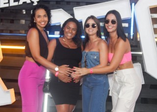 
<a style='margin-left: 5px;' class='btn btn-xs btn-social btn-facebook' href='https://www.facebook.com/sharer/sharer.php?u=https://galeramix.s01.web.getmuller.com.br/imagem/a129/800-800-90/conteudo/site_galerias/129/img0920.jpg' rel='popup' data-width='500' data-height='400'><i class='fa fa-facebook'></i>Compartilhar <span class='hidden-xs'>no Facebook</span>
</a> 
<a class='btn btn-default btn-xs' target='_blank' href='imagem/a129/800-800-90/conteudo/site_galerias/129/img0920.jpg'>
<span class='glyphicon glyphicon-cloud-download'></span> Salvar
</a>
