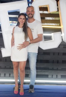 
<a style='margin-left: 5px;' class='btn btn-xs btn-social btn-facebook' href='https://www.facebook.com/sharer/sharer.php?u=https://galeramix.s01.web.getmuller.com.br/imagem/a129/800-800-90/conteudo/site_galerias/129/img0951.jpg' rel='popup' data-width='500' data-height='400'><i class='fa fa-facebook'></i>Compartilhar <span class='hidden-xs'>no Facebook</span>
</a> 
<a class='btn btn-default btn-xs' target='_blank' href='imagem/a129/800-800-90/conteudo/site_galerias/129/img0951.jpg'>
<span class='glyphicon glyphicon-cloud-download'></span> Salvar
</a>
