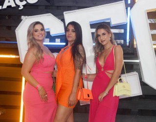 
<a style='margin-left: 5px;' class='btn btn-xs btn-social btn-facebook' href='https://www.facebook.com/sharer/sharer.php?u=https://galeramix.s01.web.getmuller.com.br/imagem/a129/800-800-90/conteudo/site_galerias/129/img1036.jpg' rel='popup' data-width='500' data-height='400'><i class='fa fa-facebook'></i>Compartilhar <span class='hidden-xs'>no Facebook</span>
</a> 
<a class='btn btn-default btn-xs' target='_blank' href='imagem/a129/800-800-90/conteudo/site_galerias/129/img1036.jpg'>
<span class='glyphicon glyphicon-cloud-download'></span> Salvar
</a>
