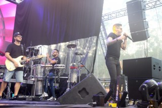 
<a style='margin-left: 5px;' class='btn btn-xs btn-social btn-facebook' href='https://www.facebook.com/sharer/sharer.php?u=https://galeramix.s01.web.getmuller.com.br/imagem/a129/800-800-90/conteudo/site_galerias/129/img1054.jpg' rel='popup' data-width='500' data-height='400'><i class='fa fa-facebook'></i>Compartilhar <span class='hidden-xs'>no Facebook</span>
</a> 
<a class='btn btn-default btn-xs' target='_blank' href='imagem/a129/800-800-90/conteudo/site_galerias/129/img1054.jpg'>
<span class='glyphicon glyphicon-cloud-download'></span> Salvar
</a>
