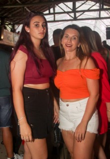 
<a style='margin-left: 5px;' class='btn btn-xs btn-social btn-facebook' href='https://www.facebook.com/sharer/sharer.php?u=https://galeramix.s01.web.getmuller.com.br/imagem/a129/800-800-90/conteudo/site_galerias/129/img1082.jpg' rel='popup' data-width='500' data-height='400'><i class='fa fa-facebook'></i>Compartilhar <span class='hidden-xs'>no Facebook</span>
</a> 
<a class='btn btn-default btn-xs' target='_blank' href='imagem/a129/800-800-90/conteudo/site_galerias/129/img1082.jpg'>
<span class='glyphicon glyphicon-cloud-download'></span> Salvar
</a>
