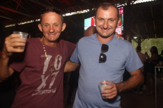 
<a style='margin-left: 5px;' class='btn btn-xs btn-social btn-facebook' href='https://www.facebook.com/sharer/sharer.php?u=https://galeramix.s01.web.getmuller.com.br/imagem/a129/800-800-90/conteudo/site_galerias/129/img1083.jpg' rel='popup' data-width='500' data-height='400'><i class='fa fa-facebook'></i>Compartilhar <span class='hidden-xs'>no Facebook</span>
</a> 
<a class='btn btn-default btn-xs' target='_blank' href='imagem/a129/800-800-90/conteudo/site_galerias/129/img1083.jpg'>
<span class='glyphicon glyphicon-cloud-download'></span> Salvar
</a>
