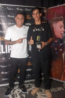 
<a style='margin-left: 5px;' class='btn btn-xs btn-social btn-facebook' href='https://www.facebook.com/sharer/sharer.php?u=https://galeramix.s01.web.getmuller.com.br/imagem/a129/800-800-90/conteudo/site_galerias/129/img1101.jpg' rel='popup' data-width='500' data-height='400'><i class='fa fa-facebook'></i>Compartilhar <span class='hidden-xs'>no Facebook</span>
</a> 
<a class='btn btn-default btn-xs' target='_blank' href='imagem/a129/800-800-90/conteudo/site_galerias/129/img1101.jpg'>
<span class='glyphicon glyphicon-cloud-download'></span> Salvar
</a>
