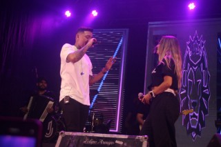 
<a style='margin-left: 5px;' class='btn btn-xs btn-social btn-facebook' href='https://www.facebook.com/sharer/sharer.php?u=https://galeramix.s01.web.getmuller.com.br/imagem/a129/800-800-90/conteudo/site_galerias/129/img1118.jpg' rel='popup' data-width='500' data-height='400'><i class='fa fa-facebook'></i>Compartilhar <span class='hidden-xs'>no Facebook</span>
</a> 
<a class='btn btn-default btn-xs' target='_blank' href='imagem/a129/800-800-90/conteudo/site_galerias/129/img1118.jpg'>
<span class='glyphicon glyphicon-cloud-download'></span> Salvar
</a>
