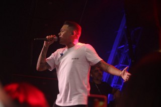 
<a style='margin-left: 5px;' class='btn btn-xs btn-social btn-facebook' href='https://www.facebook.com/sharer/sharer.php?u=https://galeramix.s01.web.getmuller.com.br/imagem/a129/800-800-90/conteudo/site_galerias/129/img1130.jpg' rel='popup' data-width='500' data-height='400'><i class='fa fa-facebook'></i>Compartilhar <span class='hidden-xs'>no Facebook</span>
</a> 
<a class='btn btn-default btn-xs' target='_blank' href='imagem/a129/800-800-90/conteudo/site_galerias/129/img1130.jpg'>
<span class='glyphicon glyphicon-cloud-download'></span> Salvar
</a>
