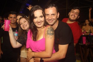 
<a style='margin-left: 5px;' class='btn btn-xs btn-social btn-facebook' href='https://www.facebook.com/sharer/sharer.php?u=https://galeramix.s01.web.getmuller.com.br/imagem/a129/800-800-90/conteudo/site_galerias/129/img1140.jpg' rel='popup' data-width='500' data-height='400'><i class='fa fa-facebook'></i>Compartilhar <span class='hidden-xs'>no Facebook</span>
</a> 
<a class='btn btn-default btn-xs' target='_blank' href='imagem/a129/800-800-90/conteudo/site_galerias/129/img1140.jpg'>
<span class='glyphicon glyphicon-cloud-download'></span> Salvar
</a>
