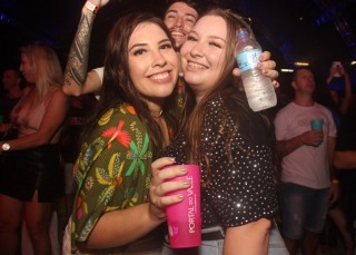 
<a style='margin-left: 5px;' class='btn btn-xs btn-social btn-facebook' href='https://www.facebook.com/sharer/sharer.php?u=https://galeramix.s01.web.getmuller.com.br/imagem/a129/800-800-90/conteudo/site_galerias/129/img1147.jpg' rel='popup' data-width='500' data-height='400'><i class='fa fa-facebook'></i>Compartilhar <span class='hidden-xs'>no Facebook</span>
</a> 
<a class='btn btn-default btn-xs' target='_blank' href='imagem/a129/800-800-90/conteudo/site_galerias/129/img1147.jpg'>
<span class='glyphicon glyphicon-cloud-download'></span> Salvar
</a>
