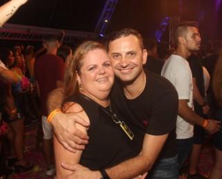 
<a style='margin-left: 5px;' class='btn btn-xs btn-social btn-facebook' href='https://www.facebook.com/sharer/sharer.php?u=https://galeramix.s01.web.getmuller.com.br/imagem/a129/800-800-90/conteudo/site_galerias/129/img1148.jpg' rel='popup' data-width='500' data-height='400'><i class='fa fa-facebook'></i>Compartilhar <span class='hidden-xs'>no Facebook</span>
</a> 
<a class='btn btn-default btn-xs' target='_blank' href='imagem/a129/800-800-90/conteudo/site_galerias/129/img1148.jpg'>
<span class='glyphicon glyphicon-cloud-download'></span> Salvar
</a>
