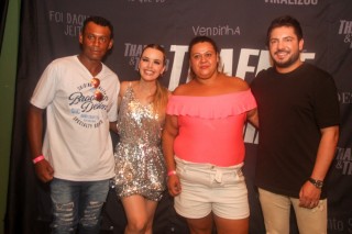 
<a style='margin-left: 5px;' class='btn btn-xs btn-social btn-facebook' href='https://www.facebook.com/sharer/sharer.php?u=https://galeramix.s01.web.getmuller.com.br/imagem/a129/800-800-90/conteudo/site_galerias/129/img1200.jpg' rel='popup' data-width='500' data-height='400'><i class='fa fa-facebook'></i>Compartilhar <span class='hidden-xs'>no Facebook</span>
</a> 
<a class='btn btn-default btn-xs' target='_blank' href='imagem/a129/800-800-90/conteudo/site_galerias/129/img1200.jpg'>
<span class='glyphicon glyphicon-cloud-download'></span> Salvar
</a>
