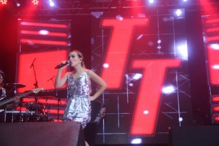 
<a style='margin-left: 5px;' class='btn btn-xs btn-social btn-facebook' href='https://www.facebook.com/sharer/sharer.php?u=https://galeramix.s01.web.getmuller.com.br/imagem/a129/800-800-90/conteudo/site_galerias/129/img1218.jpg' rel='popup' data-width='500' data-height='400'><i class='fa fa-facebook'></i>Compartilhar <span class='hidden-xs'>no Facebook</span>
</a> 
<a class='btn btn-default btn-xs' target='_blank' href='imagem/a129/800-800-90/conteudo/site_galerias/129/img1218.jpg'>
<span class='glyphicon glyphicon-cloud-download'></span> Salvar
</a>
