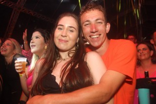 
<a style='margin-left: 5px;' class='btn btn-xs btn-social btn-facebook' href='https://www.facebook.com/sharer/sharer.php?u=https://galeramix.s01.web.getmuller.com.br/imagem/a129/800-800-90/conteudo/site_galerias/129/img1220.jpg' rel='popup' data-width='500' data-height='400'><i class='fa fa-facebook'></i>Compartilhar <span class='hidden-xs'>no Facebook</span>
</a> 
<a class='btn btn-default btn-xs' target='_blank' href='imagem/a129/800-800-90/conteudo/site_galerias/129/img1220.jpg'>
<span class='glyphicon glyphicon-cloud-download'></span> Salvar
</a>
