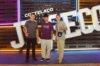 
                    <a style='margin-left: 5px;' class='btn btn-xs btn-social btn-facebook' href='https://www.facebook.com/sharer/sharer.php?u=https://galeramix.s01.web.getmuller.com.br/imagem/a132/800-800-90/conteudo/site_galerias/132/15-costelaco-do-jr-seco-101.jpg' rel='popup' data-width='500' data-height='400'><i class='fa fa-facebook'></i>Compartilhar <span class='hidden-xs'>no Facebook</span>
                </a> 
                <a class='btn btn-default btn-xs' target='_blank' href='imagem/a132/800-800-90/conteudo/site_galerias/132/15-costelaco-do-jr-seco-101.jpg'>
                    <span class='glyphicon glyphicon-cloud-download'></span> Salvar
                </a>
                