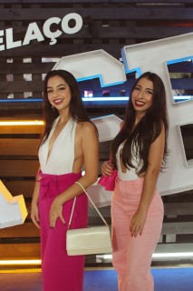 
        <a style='margin-left: 5px;' class='btn btn-xs btn-social btn-facebook' href='https://www.facebook.com/sharer/sharer.php?u=https://galeramix.s01.web.getmuller.com.br/imagem/a132/800-800-90/conteudo/site_galerias/132/15-costelaco-do-jr-seco-104.jpg' rel='popup' data-width='500' data-height='400'><i class='fa fa-facebook'></i>Compartilhar <span class='hidden-xs'>no Facebook</span>
    </a> 
    <a class='btn btn-default btn-xs' target='_blank' href='imagem/a132/800-800-90/conteudo/site_galerias/132/15-costelaco-do-jr-seco-104.jpg'>
        <span class='glyphicon glyphicon-cloud-download'></span> Salvar
    </a>
    