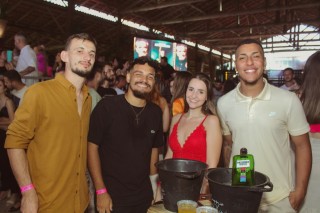 
<a style='margin-left: 5px;' class='btn btn-xs btn-social btn-facebook' href='https://www.facebook.com/sharer/sharer.php?u=https://galeramix.s01.web.getmuller.com.br/imagem/a132/800-800-90/conteudo/site_galerias/132/15-costelaco-do-jr-seco-112.jpg' rel='popup' data-width='500' data-height='400'><i class='fa fa-facebook'></i>Compartilhar <span class='hidden-xs'>no Facebook</span>
</a> 
<a class='btn btn-default btn-xs' target='_blank' href='imagem/a132/800-800-90/conteudo/site_galerias/132/15-costelaco-do-jr-seco-112.jpg'>
<span class='glyphicon glyphicon-cloud-download'></span> Salvar
</a>
