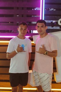 
<a style='margin-left: 5px;' class='btn btn-xs btn-social btn-facebook' href='https://www.facebook.com/sharer/sharer.php?u=https://galeramix.s01.web.getmuller.com.br/imagem/a132/800-800-90/conteudo/site_galerias/132/15-costelaco-do-jr-seco-115.jpg' rel='popup' data-width='500' data-height='400'><i class='fa fa-facebook'></i>Compartilhar <span class='hidden-xs'>no Facebook</span>
</a> 
<a class='btn btn-default btn-xs' target='_blank' href='imagem/a132/800-800-90/conteudo/site_galerias/132/15-costelaco-do-jr-seco-115.jpg'>
<span class='glyphicon glyphicon-cloud-download'></span> Salvar
</a>
