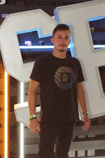 
<a style='margin-left: 5px;' class='btn btn-xs btn-social btn-facebook' href='https://www.facebook.com/sharer/sharer.php?u=https://galeramix.s01.web.getmuller.com.br/imagem/a132/800-800-90/conteudo/site_galerias/132/15-costelaco-do-jr-seco-120.jpg' rel='popup' data-width='500' data-height='400'><i class='fa fa-facebook'></i>Compartilhar <span class='hidden-xs'>no Facebook</span>
</a> 
<a class='btn btn-default btn-xs' target='_blank' href='imagem/a132/800-800-90/conteudo/site_galerias/132/15-costelaco-do-jr-seco-120.jpg'>
<span class='glyphicon glyphicon-cloud-download'></span> Salvar
</a>
