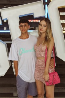 
<a style='margin-left: 5px;' class='btn btn-xs btn-social btn-facebook' href='https://www.facebook.com/sharer/sharer.php?u=https://galeramix.s01.web.getmuller.com.br/imagem/a132/800-800-90/conteudo/site_galerias/132/15-costelaco-do-jr-seco-14.jpg' rel='popup' data-width='500' data-height='400'><i class='fa fa-facebook'></i>Compartilhar <span class='hidden-xs'>no Facebook</span>
</a> 
<a class='btn btn-default btn-xs' target='_blank' href='imagem/a132/800-800-90/conteudo/site_galerias/132/15-costelaco-do-jr-seco-14.jpg'>
<span class='glyphicon glyphicon-cloud-download'></span> Salvar
</a>
