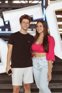 
<a style='margin-left: 5px;' class='btn btn-xs btn-social btn-facebook' href='https://www.facebook.com/sharer/sharer.php?u=https://galeramix.s01.web.getmuller.com.br/imagem/a132/800-800-90/conteudo/site_galerias/132/15-costelaco-do-jr-seco-17.jpg' rel='popup' data-width='500' data-height='400'><i class='fa fa-facebook'></i>Compartilhar <span class='hidden-xs'>no Facebook</span>
</a> 
<a class='btn btn-default btn-xs' target='_blank' href='imagem/a132/800-800-90/conteudo/site_galerias/132/15-costelaco-do-jr-seco-17.jpg'>
<span class='glyphicon glyphicon-cloud-download'></span> Salvar
</a>
