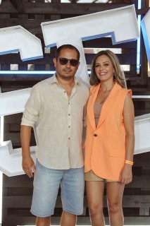 
<a style='margin-left: 5px;' class='btn btn-xs btn-social btn-facebook' href='https://www.facebook.com/sharer/sharer.php?u=https://galeramix.s01.web.getmuller.com.br/imagem/a132/800-800-90/conteudo/site_galerias/132/15-costelaco-do-jr-seco-22.jpg' rel='popup' data-width='500' data-height='400'><i class='fa fa-facebook'></i>Compartilhar <span class='hidden-xs'>no Facebook</span>
</a> 
<a class='btn btn-default btn-xs' target='_blank' href='imagem/a132/800-800-90/conteudo/site_galerias/132/15-costelaco-do-jr-seco-22.jpg'>
<span class='glyphicon glyphicon-cloud-download'></span> Salvar
</a>
